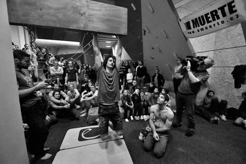 10 Boy Tendon Blok Ostrava 2016. Adam Ondra - meditace na liště. 1019,5 bodů.